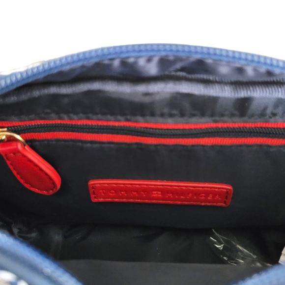 🆕️ Tommy Hilfiger Geometric Jacquard Crossbody Bag - NWT - Picture 4 of 10